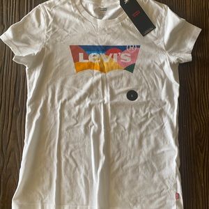 Levi’s t shirt